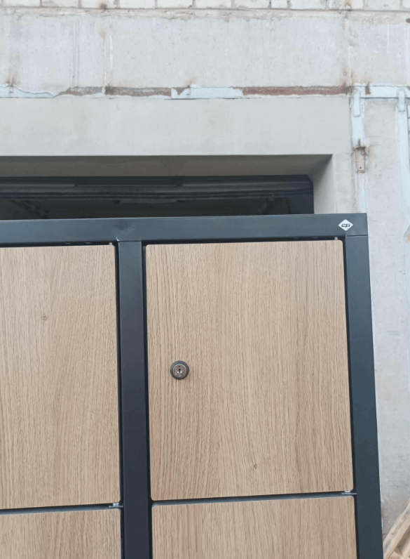 Evolo locker with 5 tiers